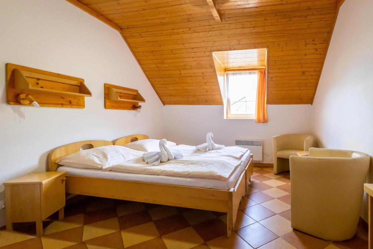 Horsky Hotel Rajska Bouda Malenovice  Esterno foto